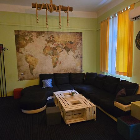 Spacious Tuzlaks Apartments Sarajevo Ferhadija Exteriör bild
