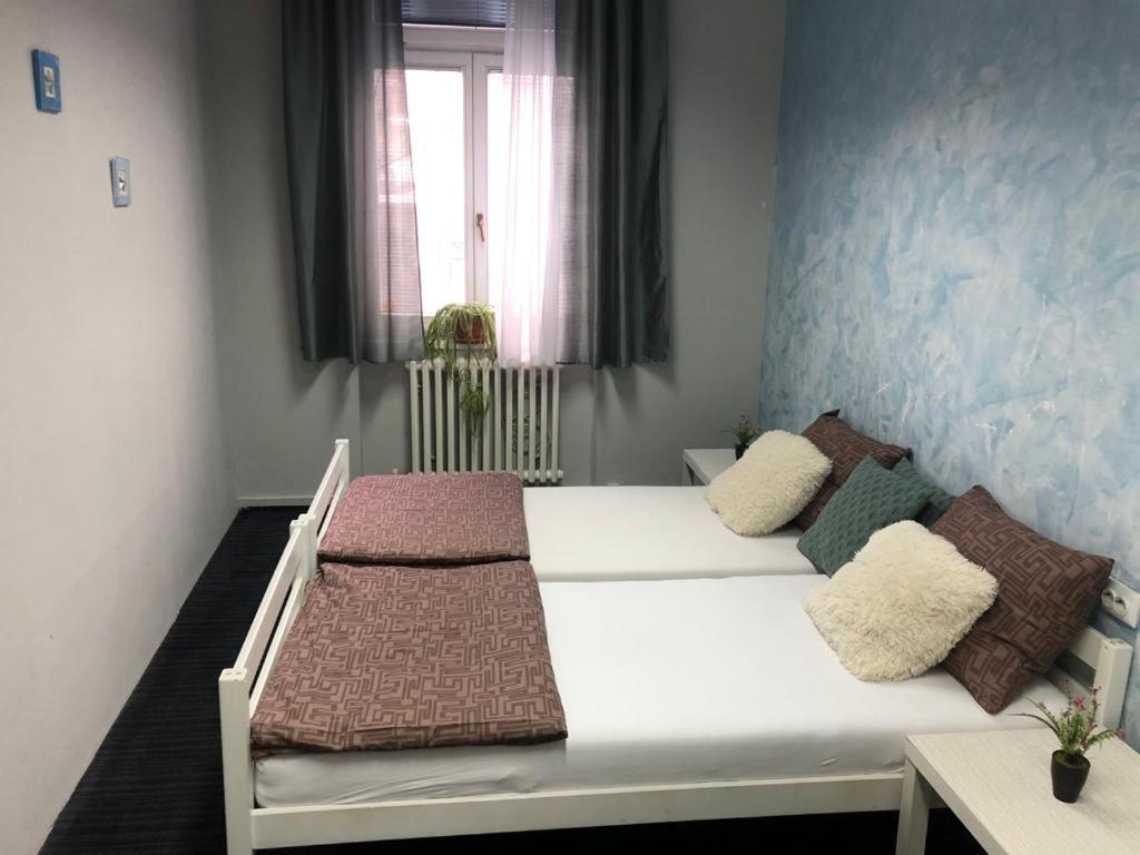 Spacious Tuzlaks Apartments Sarajevo Ferhadija Exteriör bild